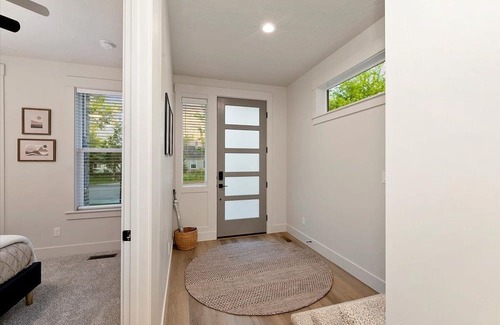 Southeast Boise House | New Modern Home Close to Downtown, Bronco Stadium & Greenbelt!