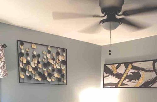 Cascade House | Secluded Oasis minutes from shopping Complimentary streaming services &CoffeeBar