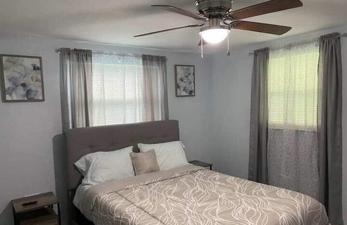 Parrish Apartment | 2 Bedroom 749204 by Houzlet