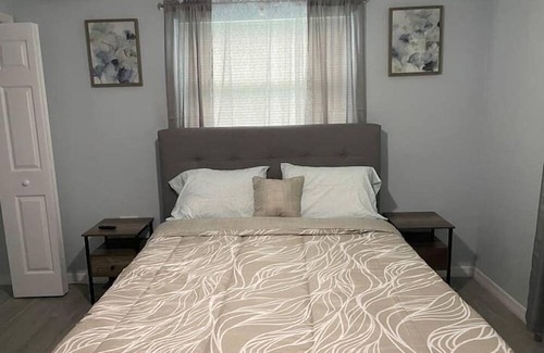 Parrish Apartment | 2 Bedroom 788395 by Houzlet