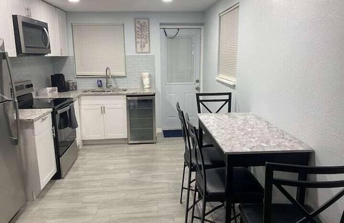 Parrish Apartment | 2 Bedroom 788395 by Houzlet