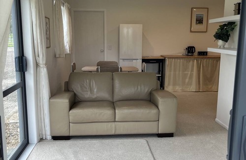 Oropi Apartment | Lifestyle Living 'Gottage' Stay in Rural Setting