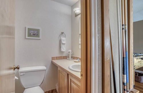 Downtown Cannon Beach House | Near the Beach with TVs, Foosball, Ping-Pong and Pool Tables!