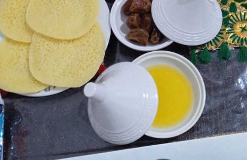 Sale Bed & Breakfast | مبيت + افطار غرفة خاصة لفرد واحد ، في شقة مع عائلة. الحمام و الدوش مشترك