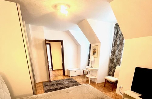 Baden Apartment | Holiday Apartment "Stilvolles Studio" with Mountain View & Wi-Fi