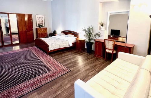 Baden Apartment | Holiday Apartment "In Wienerwald Residenz" with Mountain View & Wi-Fi
