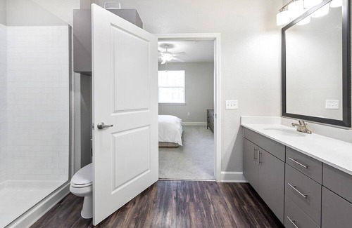 Cary Apartment | Modern Apartment in Prime Location (ID1000X405)