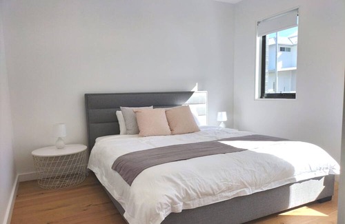 Blackbutt House | Modern Three Bedroom Townhouse at Shellharbour