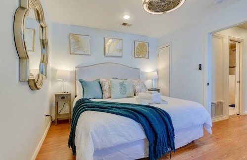 Myra House | Waterfront Gainesville Home w/ Dock, Near Wineries