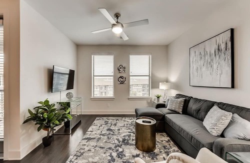 Allen Apartment | 20% OFF Luxury 2BD, Penthouse, Pool views - Allen