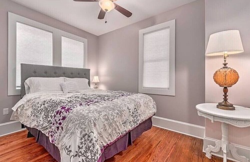 Hendersonville House | Heart of downtown