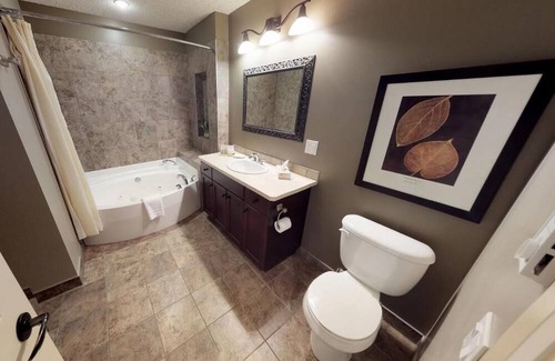 East Kootenay Condo | Fully furnished 2-bed/2-bath condo in Radium Hot Springs, BC, CAN - sleeps 6.