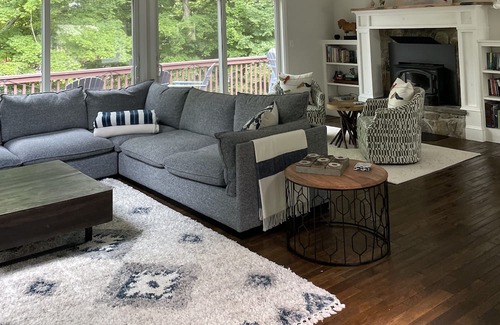 Lakeville House | Cozy lake house close to Hotchkiss, Indian Mountain and Berkshire Schools!