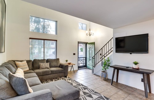 Laughlin House | Laughlin Retreat w/ Pool: 2 Mi to Big Bend!