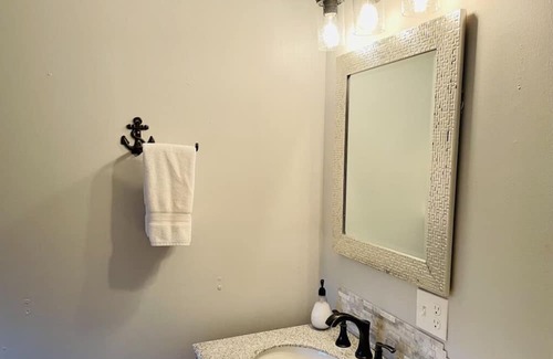 Maysville Cabin | Adorable Cabin, Steps from the Ohio River: Hot Tub, Fire Pit & Full Kitchen