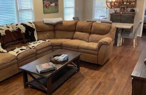 Westover House | Pet Friendly 2 bed,2 full bath home with fenced back yard