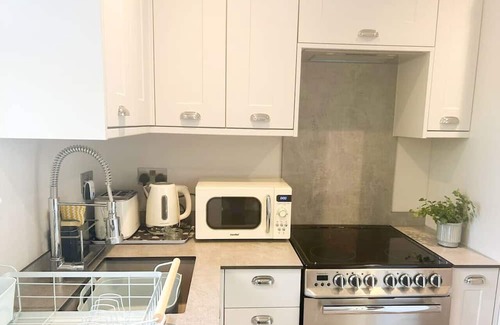 Horley Apartment | The Studio at Michael House