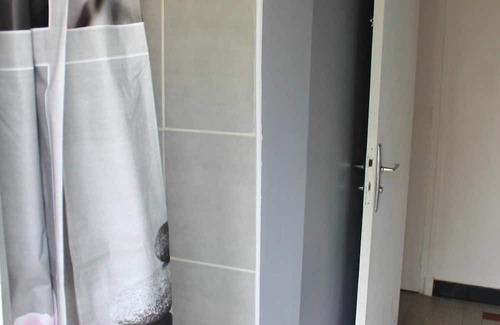 Tain-l'Hermitage Apartment | Homerez - Nice appartement for 5 ppl. with balcony at Tain-l'Hermitage