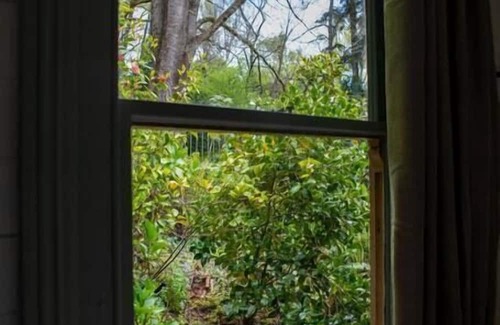 Mount Macedon House | The Pipers Cottage at Ard Choille