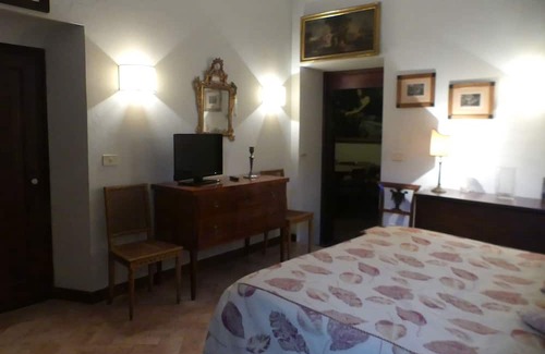 Treia Villa | Elegante Appartamento in Villa con piscina