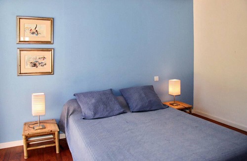 Saint-Amand-de-Coly House | Homerez - House for 10 ppl. with swimming-pool and garden at Saint-Amand-de-Coly