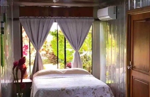 La Fortuna Cabin | Cabin in La Fortuna, Costa Rica. Cabin Ceiba EcoContainer in La Fortuna