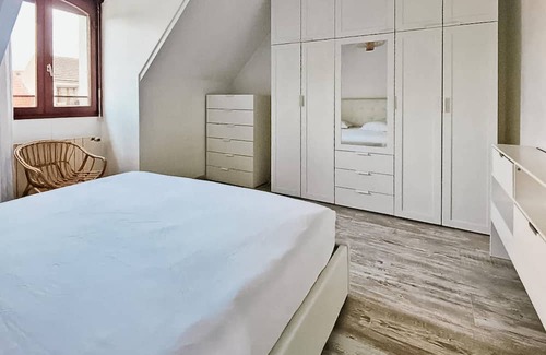 La Courneuve House | Large and family vacation home in a great location to discover Paris.