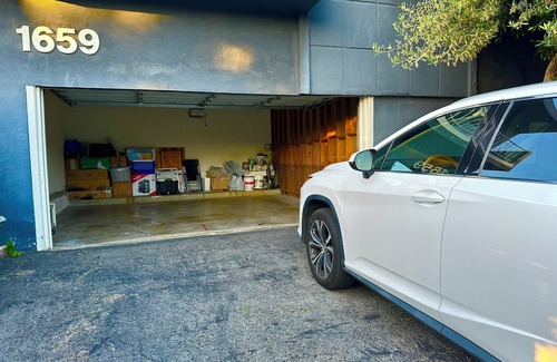 Sawtelle Condo | Minutes to Water Garden Tech Hub, Amazon, Oracle, LionsGate and Walking to Metro