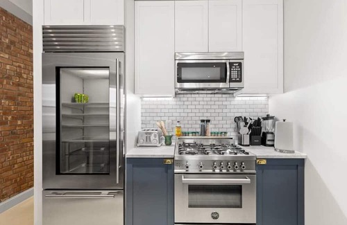 Central Park South Apartment | Linden Place II by Rove Travel | Designer 3BR Apt