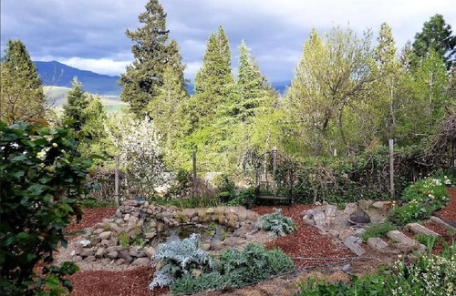 Ashland House | Monthly Single family house just blocks to Ashland's downtown