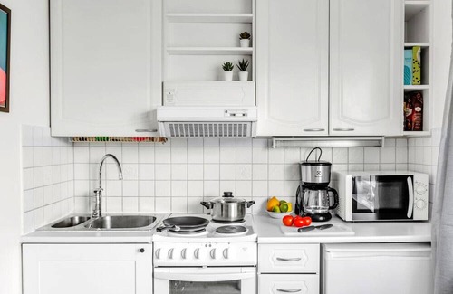 Punavuori Apartment | Design District w King Bed, Netflix, tram&bus near