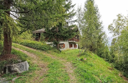 Riom-Parsonz Apartment | Lovely apartment for 6 guests with patio and panoramic view