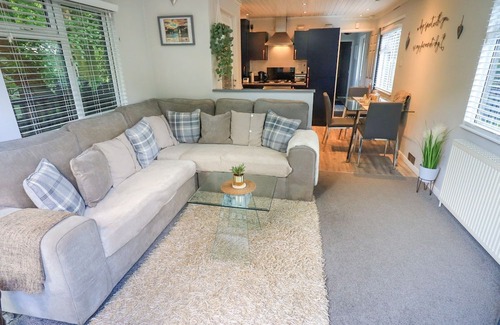 Troutbeck Bridge Cottage | EVERMORE LODGE, family friendly, with pool in Windermere