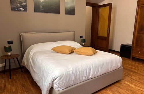 Volta Mantovana Bed & Breakfast | Stanza d'epoca (Volta Mantovana) Stanza in dimora two steps from Lake Garda