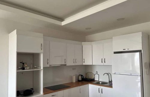 Esenyurt House | Crown Château/Spacius House/Free Parking Garage