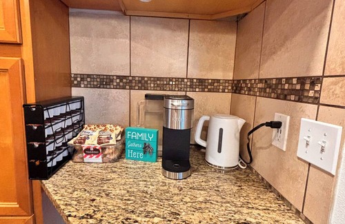 Forest Grove House | Lovely 3-bedroom house Pool Table fire pit Near Pacific Univ.