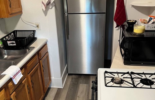 Syracuse Apartment | Charming 2-bedroom apartment with AC, in serene Eastwood/Syracuse!