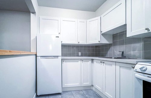 West End Apartment | Pet Friendly Furnished One Bedroom#1925 Nelson