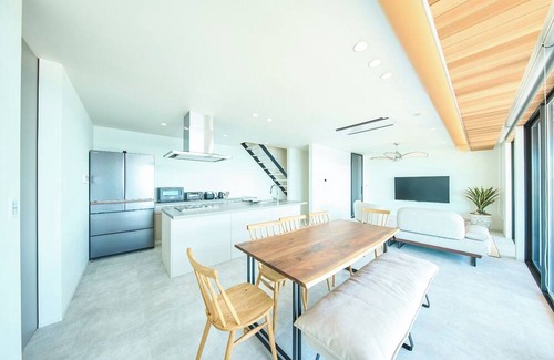 Awaji House | A panoramic view of the ocean on Awaji Island Sau/Awaji Hyōgo