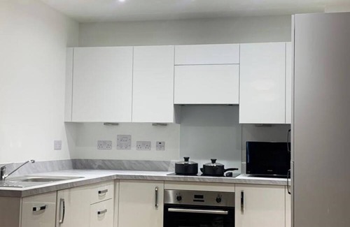 West Thurrock Apartment | 1 Bed Flat- Direct Links to Central London