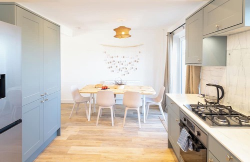 Pill House | Contractor Home Parking & Garden – Near Avonmouth