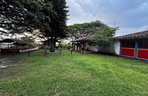 El Cerrito Villa | Hermosa casa en las montañas en Santa Elena