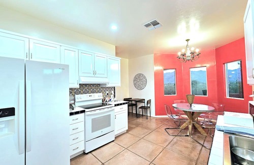 Telesis Estates House | Tranquil Hilltop Retreat with Stunning Desert Views