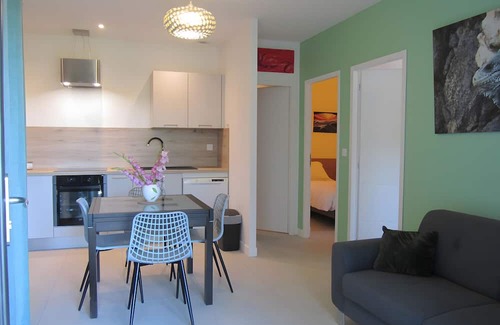 Montoison House | Holiday Home 'Syrah' with Wi-Fi and Air Conditioning