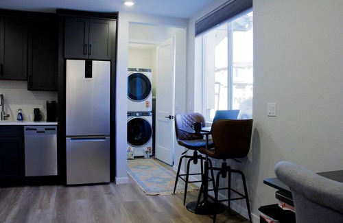 Parker Apartment | New Cozy Fully Furnished Studio Lone Tree