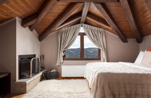 Arachova Hotel | Deluxe Double Room by Mons Arachova
