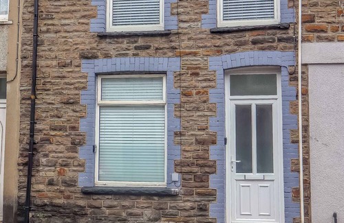 Porth House | Ty Pentref by STAE-Homes