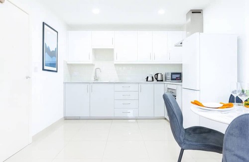 Leeds Apartment | Spacious 3 Bed | Leeds | Contractors