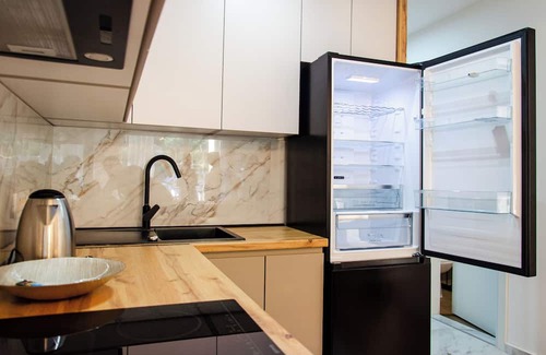 Skopje Region Apartment | Sani Lux Suite with private parking