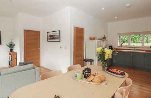 Bridgend Cottage | THE LODGE, pet friendly, country holiday cottage in Tondu